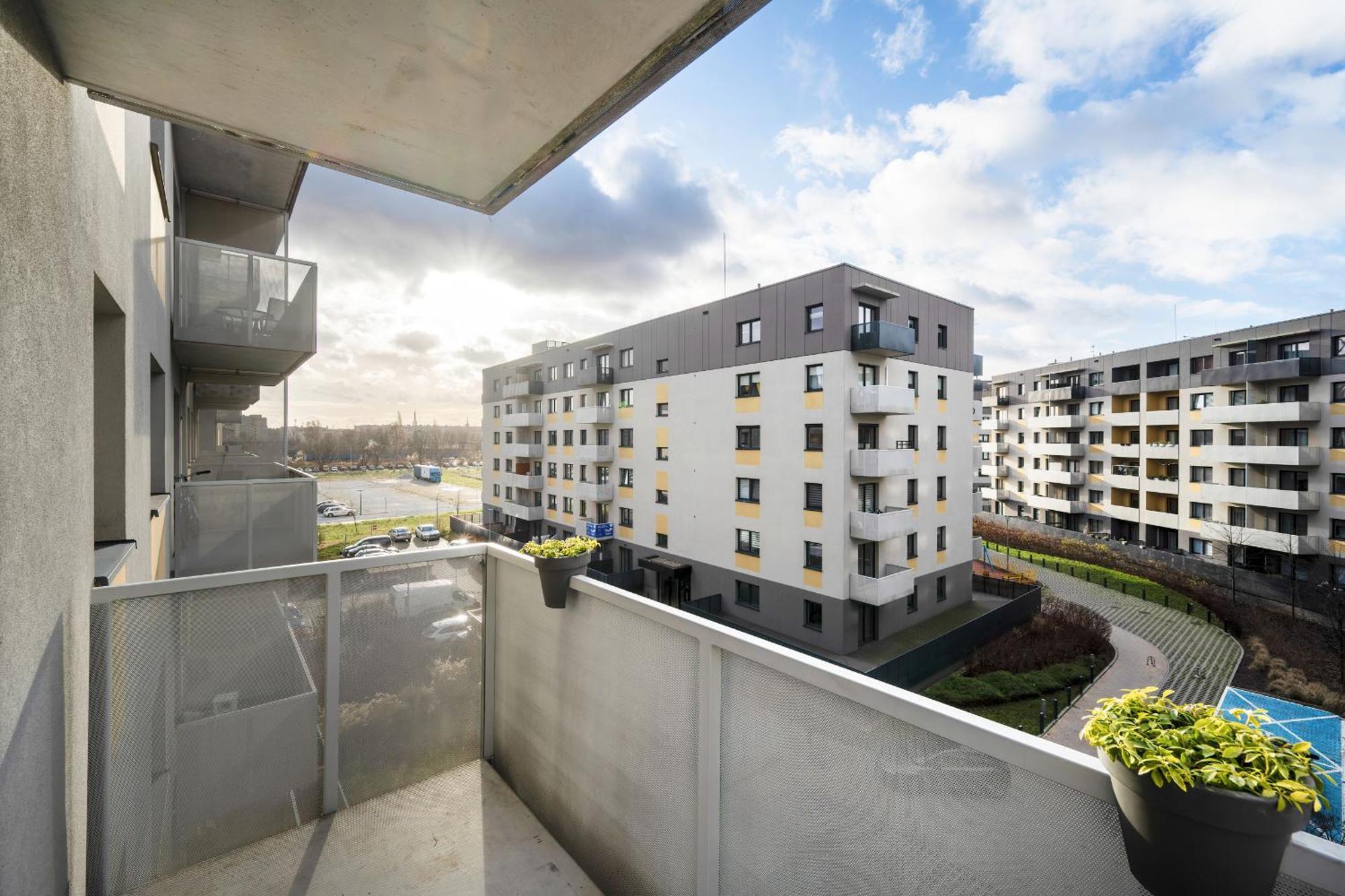 One Bedroom Apartment Nadodrze With Free Garage Wroclaw By Noclegi Renters Eksteriør billede