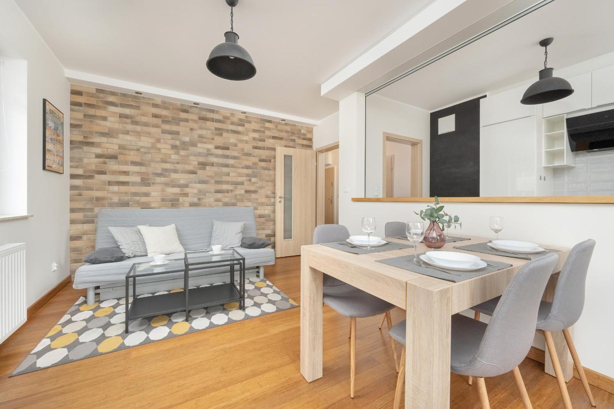 One Bedroom Apartment Nadodrze With Free Garage Wroclaw By Noclegi Renters Eksteriør billede