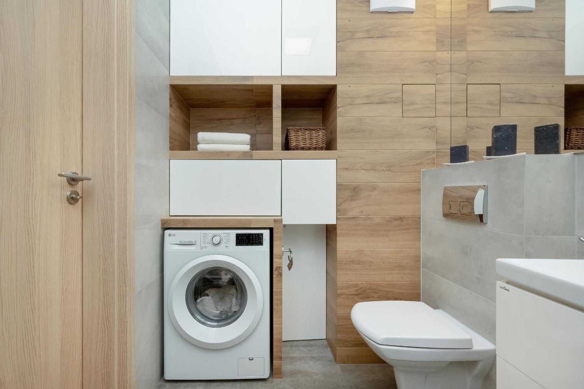 One Bedroom Apartment Nadodrze With Free Garage Wroclaw By Noclegi Renters Eksteriør billede